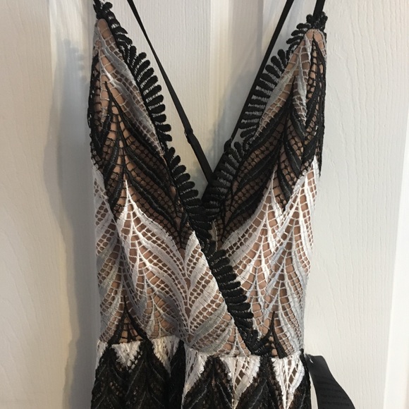 *NEW* Beautiful ‘Open Back’ maxi dress - Picture 2 of 3